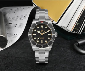 San Martin SN0138 37mm Vintage Diver Watch – ST2130 Automatic Men’s Watch with Sapphire Crystal & 200M Water Resistance