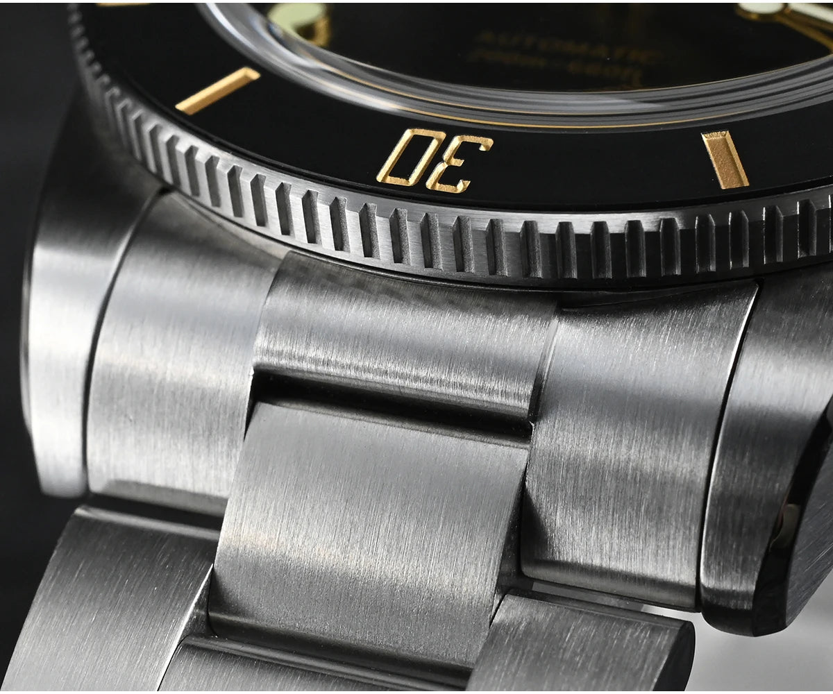 San Martin SN0138 37mm Vintage Diver Watch – ST2130 Automatic Men’s Watch with Sapphire Crystal & 200M Water Resistance