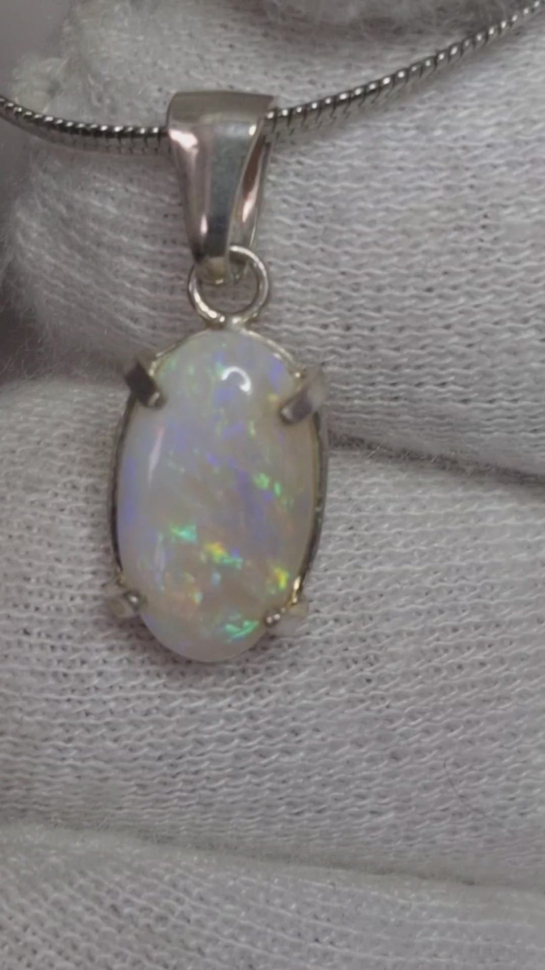 2.75cts Coober Pedy Solid Opal Sterlimg Silver Pendant Necklace